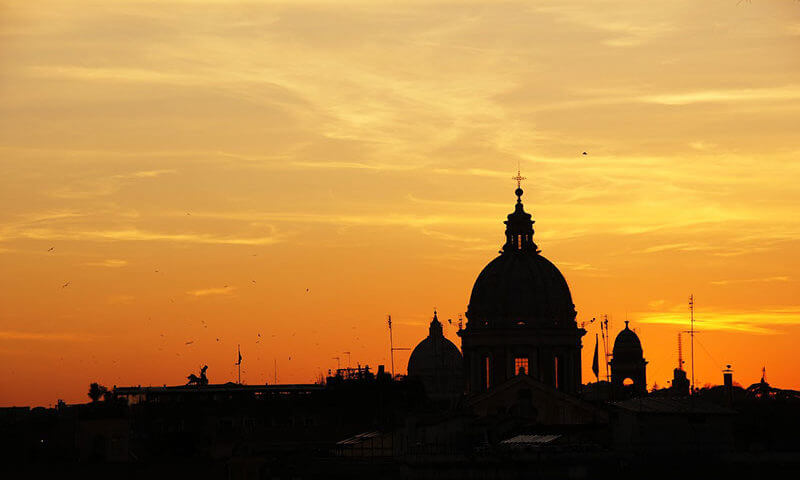 Skyline di Roma al tramonto vista dalla Terrazza del Gianicolo