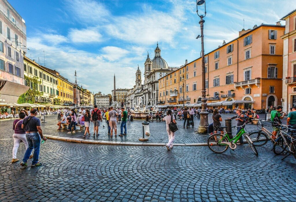 Flussi turistici a Roma in Piazza Navona