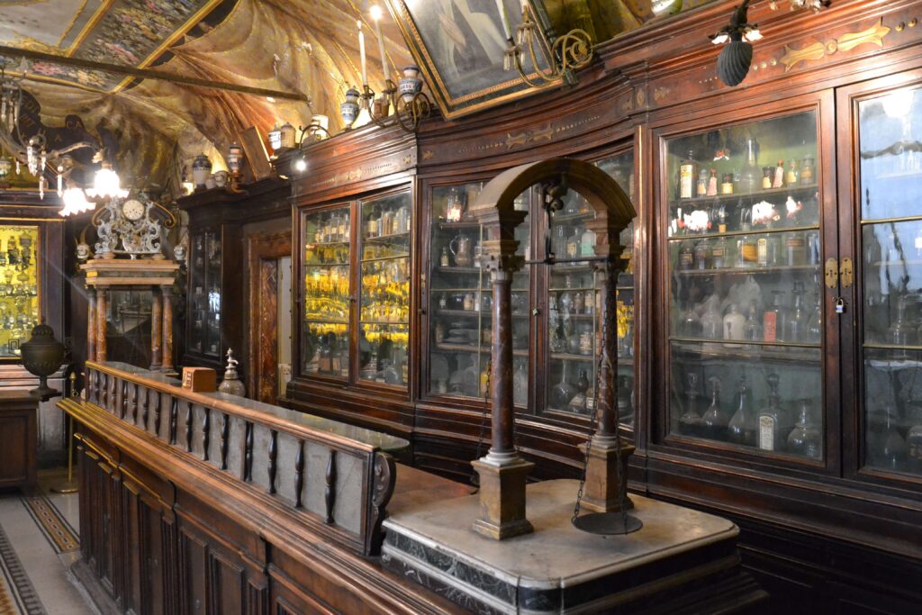 Antica farmacia di Santa Maria della Scala posto nascosto di roma centro